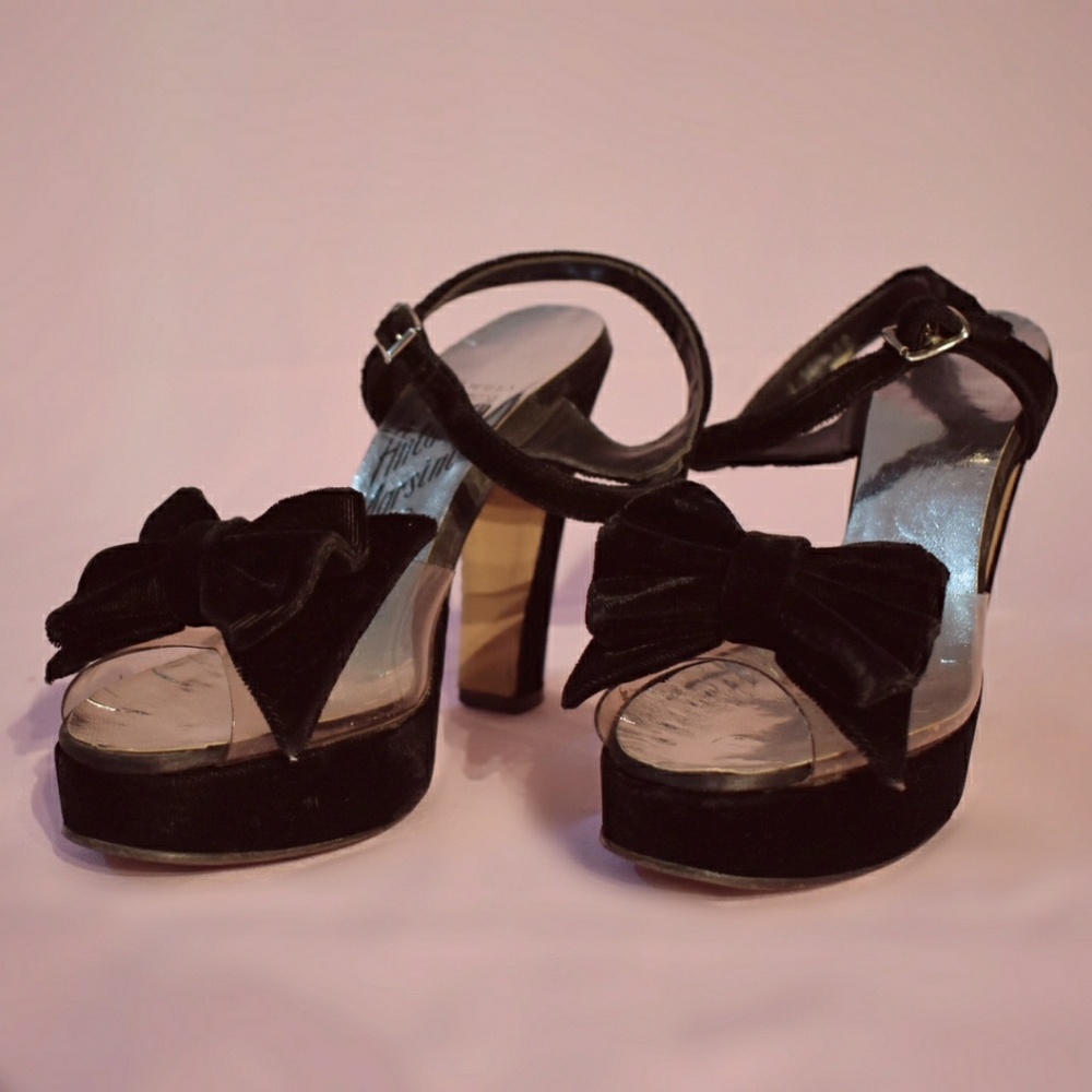 Vintage Antonio Marsini velvet heels